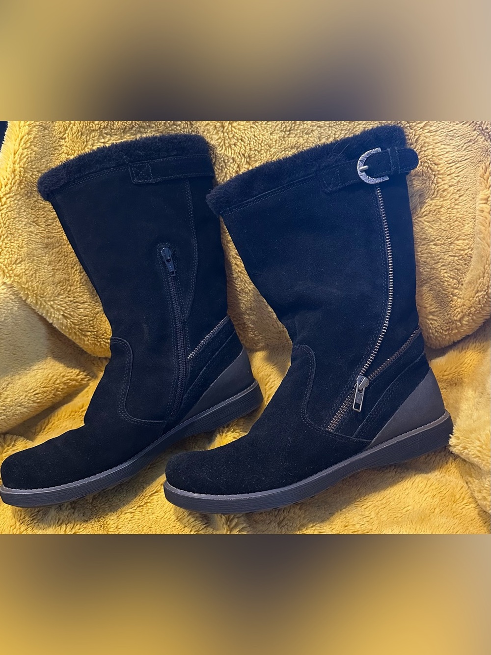 Baretraps Lantana women's size 8M Black suede zip boots Winter Outerwear City